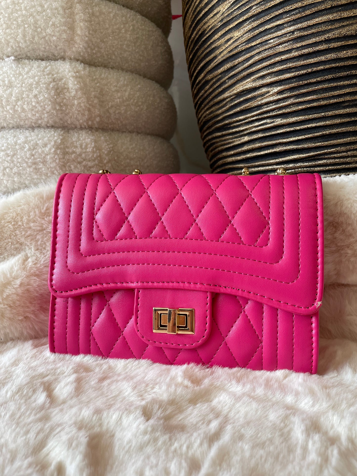 Golden Cain Lock Bag | Fuchsia