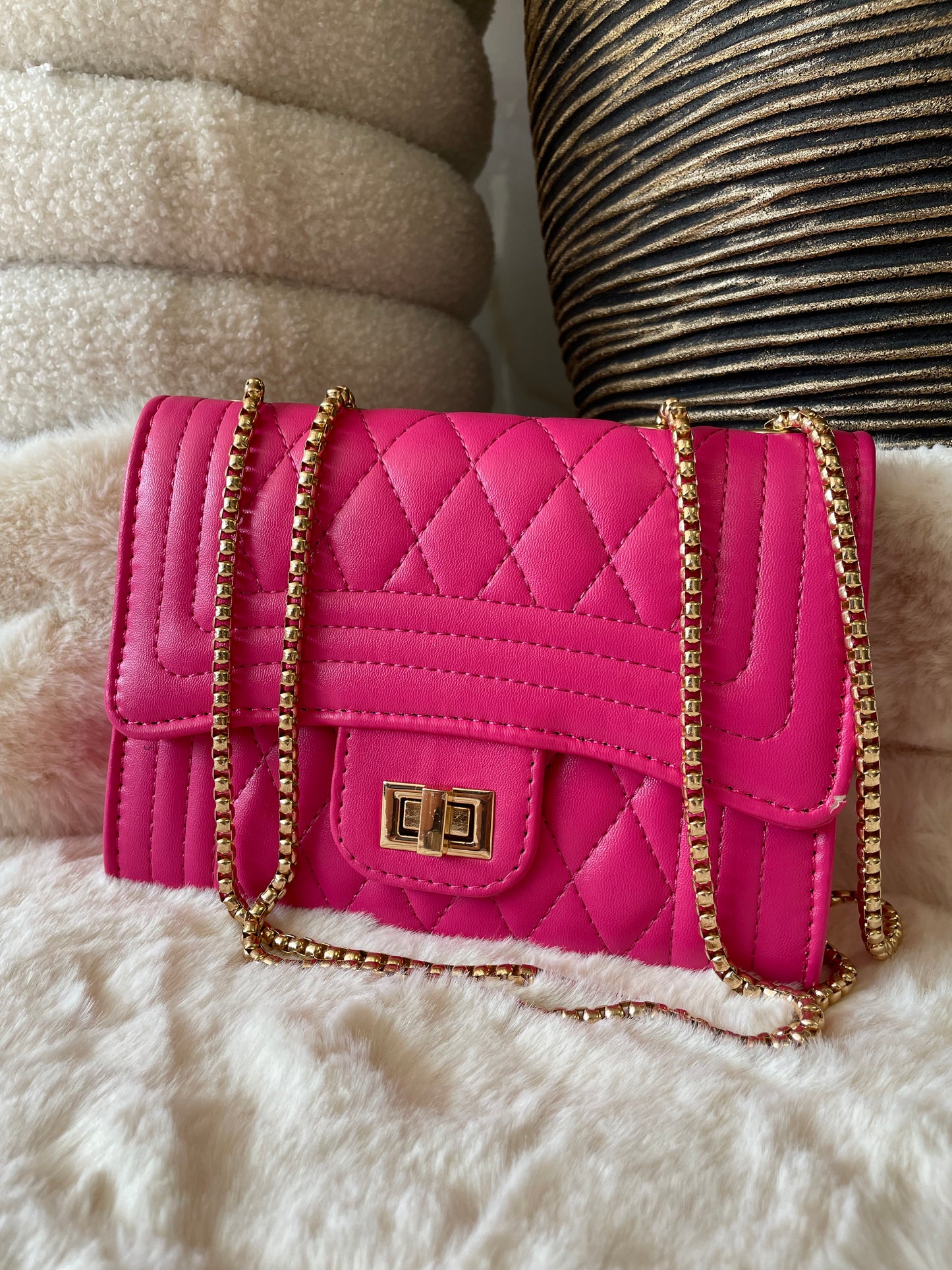 Golden Cain Lock Bag | Fuchsia