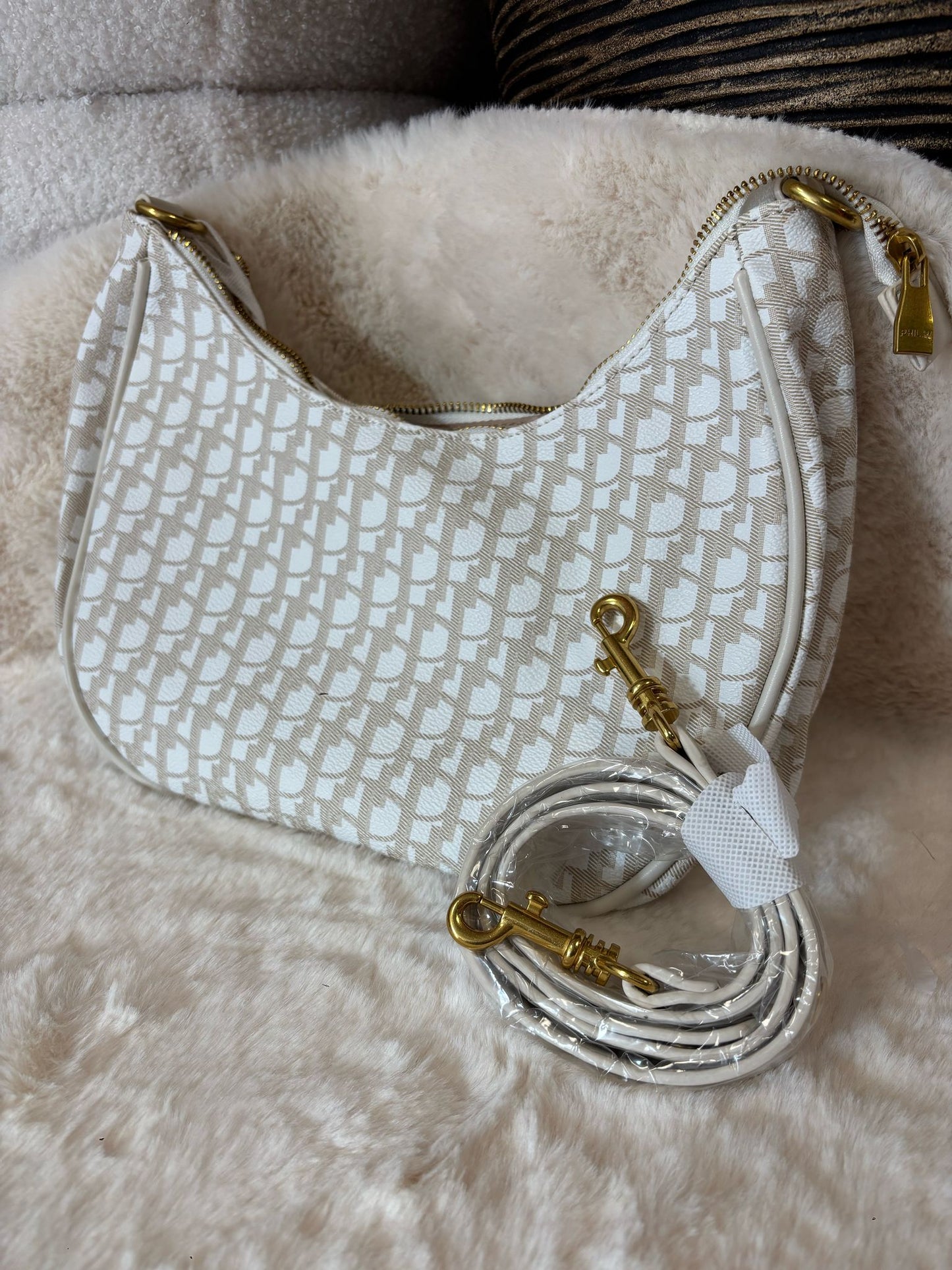 inspired by Cross Body | Creme